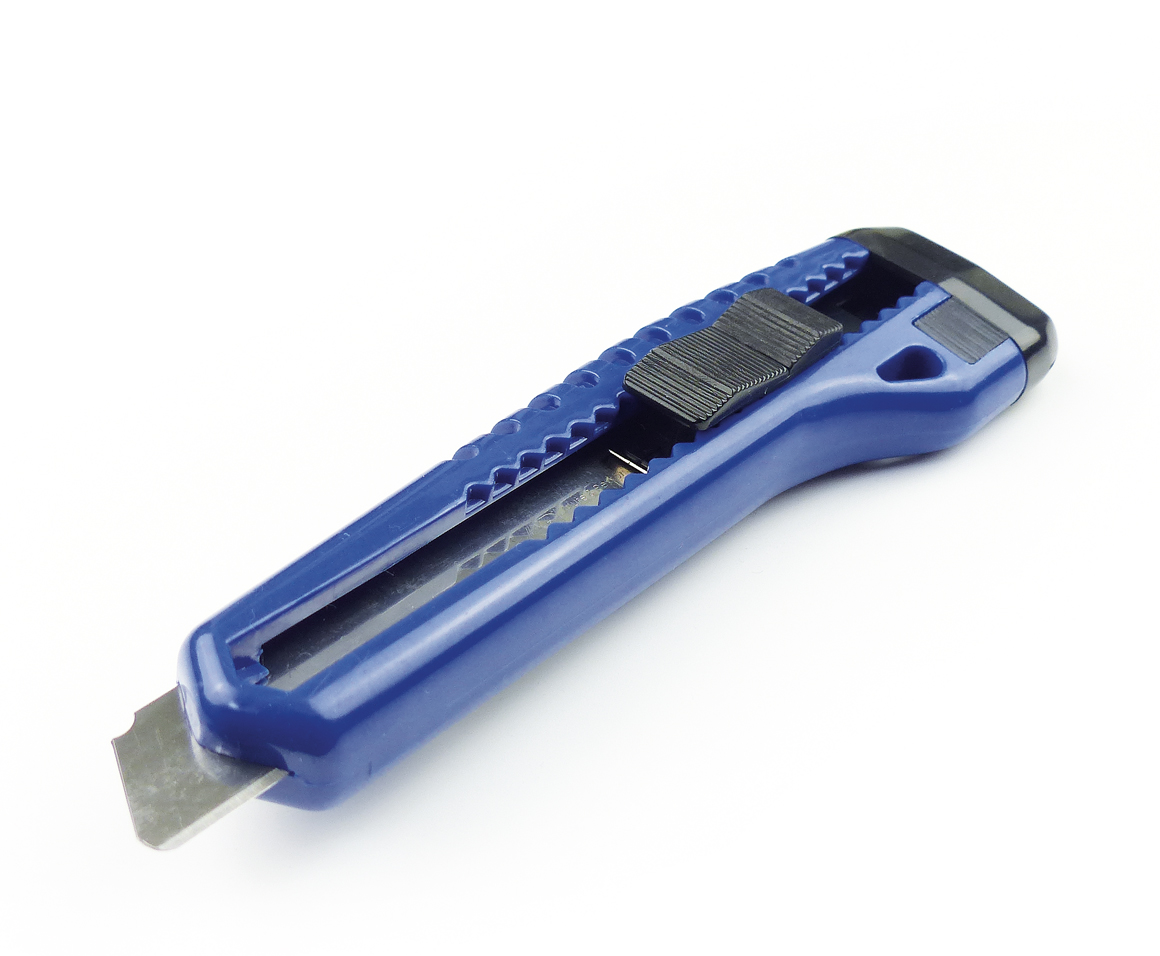 Cutter sécurisé autobloquant SALIGNAC – chargeur 6 lames 18 mm – Mure & Peyrot - 3